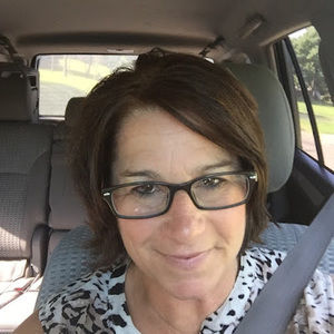 Meet your Posher, Lorie